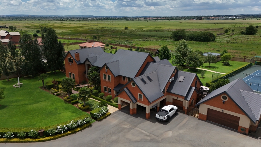 5 Bedroom Property for Sale in Grimbeeck Park North West